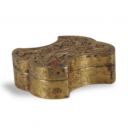 铜鎏金“对弈图”金锭形香盒                 